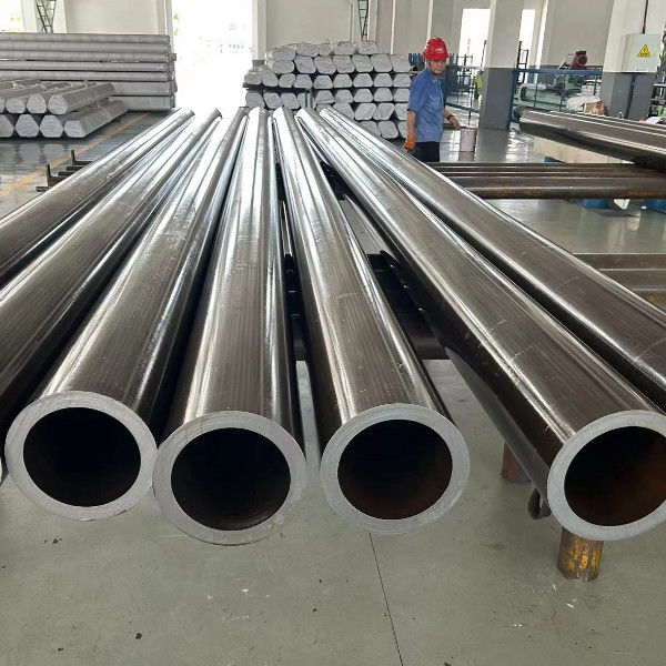 Pipe sans soudure en acier allié à l'inconel