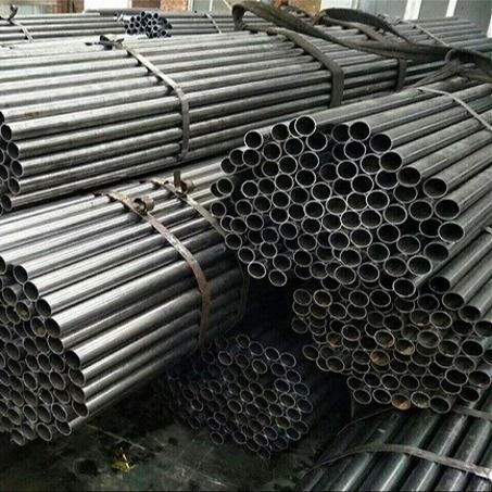 Tuyaux en acier au carbone tirés à froid sans soudure A106 A333 A335 Api 5l Tuyaux soudés X42 X46 X80